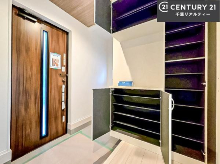 ���� �V���[�Y�{�b�N�X�t���Ȃ̂ŁA���ւ��Еt�����|�������₷���ł��I
�X�b�L���������ւŌ˂��J�����u�ԁA�������̂���S�n������Ԃ��o�}���Ă���܂��B