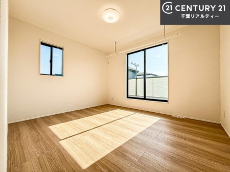 ���r���O�ȊO�̋��� �V���v���Ƀf�U�C������Ă��邽�߁A�Ƌ��I�т܂���I
���C�ɓ���̉Ƌ��u���Ă��낰���Ԃ���邱�Ƃ��ł��܂��B