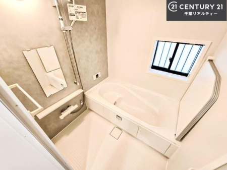 ���� �L�X�o�X�ň���̔������t���b�V���B�����L�΂���̂ŁA�����ɂ��������ƐZ����܂��ˁI�����̃o�X�^�C�����y���݂ɂȂ�܂��B