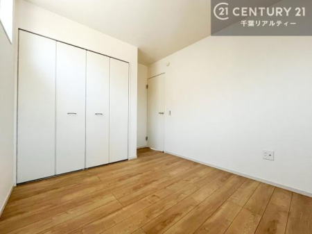 �q������ ���[�X�y�[�X�����Ă��܂��I�������X�b�L�����ڂ��鎖���ł��܂��ˁB
�Ƌ��I�΂Ȃ��V���v���ȃf�U�C���ׁ̈A�Ƌ��I�΂����C�ɓ���̋�ԍ�肪�ł������ł��ˁB