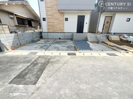 ���ԏ� ���ԃX�y�[�X��2�䕪����܂��I�Z�J���h�J�[�͂������A�o�C�N�⎩�]�ԂȂǂ��u���ꏊ�ɍ���܂���B