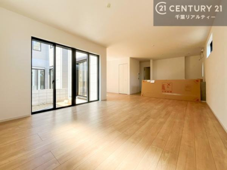 ���r���O �傫�ȑ����炽���Ղ�̗z���������閾�邢���r���O�B�J�����̂��郊�r���O�ŉƑ��c���̂��났�̎��Ԃ��߂����܂��I