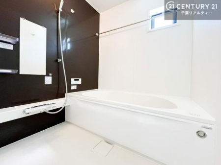 ���� �L�X�o�X�ň���̔������t���b�V���B�����L�΂���̂ŁA�����ɂ��������ƐZ����܂��ˁI�����̃o�X�^�C�����y���݂ɂȂ�܂��B