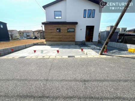 ���ԏ� ����3�䒓�ԉ\�Ȃ�Ƃ�̃J�[�X�y�[�X�B���Ƒ����ꂼ��̂��Ԃ͂������A���q���ɂ����S���Ă��g������������J���I�Ȓ��ԋ�Ԃł��B