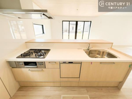 �L�b�`�� ��Ƃ����₷���V�X�e���L�b�`���ł��I���[����������t���Ă���̂ŁA�����X�y�[�X�ɕ���u���Ȃ��čςނ̂ŁA�L�X�g���āA���K�ɍ�Ƃ��ł��܂��I