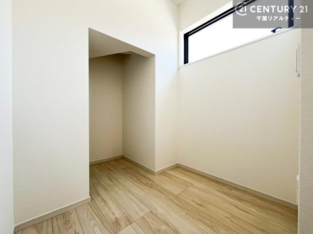 ���[ ���ʏ��̉��ɂ́A���l���ɕt���I���b�N�����Ă����΃^�I������p�i�̎��[���ł��Ď��o�����֗��I