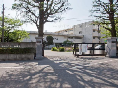 ���ӊ� �y���w�Z�z���ˎs����񒆊w�Z�F1754m