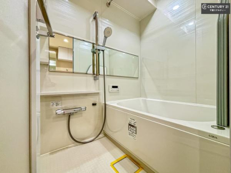 ���� �������������l�̕��͋C�̃o�X���[���́A�����o�Ă��ăo�X�^�C�����[���I
���d���撣���Ă��邲�J���ɂ��D�݂̍���̓����܂����āA�y����ł݂Ă͂������ł��傤���H