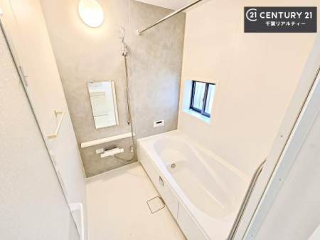 ���� �L�X�o�X�ň���̔������t���b�V���B�����L�΂���̂ŁA�����ɂ��������ƐZ����܂��ˁI�����̃o�X�^�C�����y���݂ɂȂ�܂��B