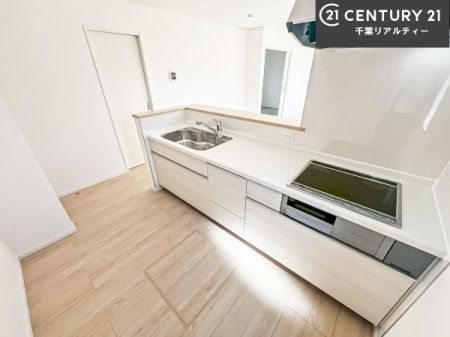 �L�b�`�� �R�����͎O������̂ł������̓����i�s���ł��܂��B
�������O�����t���ł��B�����X�y�[�X���L�X���Ă���׍�Ƃ����₷���I�g�����肪�ǂ��V�X�e���L�b�`���ł��I