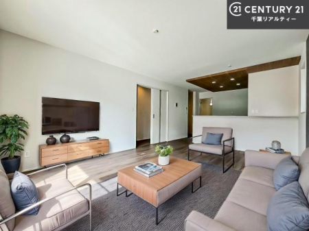 ���r���O �Ƌ��CG�p�[�X�ł��B�J�����̂���L�XLDK�I�\�t�@�[��_�C�j���O�e�[�u����u���Ă������ɂȂ�Ȃ��̂ŉ��K�ɉ߂����܂��I�R�~���j�P�[�V���������₷�����r���O�ł��I