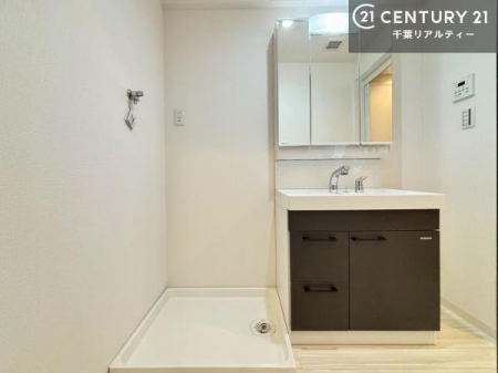 ���ʑ�E���ʏ� �O�ʋ��d�l�̐��ʏ��́A�g�����Ȃ݂����₷������I���͎��[�ɂȂ��Ă��܂��B�h���C���[�₨���ϓ����Еt������̂Ő��ʑ������X�b�L���ƌ����邱�Ƃ��o���܂��I