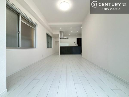 ���r���O �傫�ȑ����炽���Ղ�̗z���������閾�邢���r���O�B�J�����̂��郊�r���O�ŉƑ��c���̂��났�̎��Ԃ��߂����܂��I