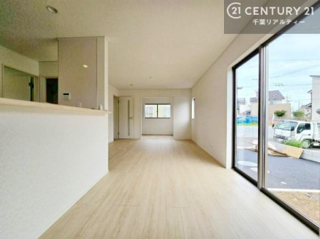 ���r���O �傫�ȑ����炽���Ղ�̗z���������閾�邢���r���O�B�J�����̂��郊�r���O�ŉƑ��c���̂��났�̎��Ԃ��߂����܂��I