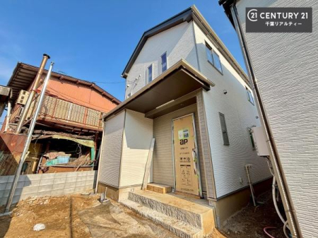 ���n�O�ώʐ^ ���݌��z���B������͖��邭�J���I�ȃ��r���O��ŐV�ݔ��̃L�b�`���Ȃǉ��K�ȋ�Ԃ��L����܂��B�����������炱���g�V������炵�h�ւ̊��҂����܂�Z�܂��B�����������Ȃ����z���̗l�q���K���ł��I