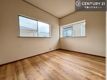 �Q�� �D���������������ޗm���́A���̖ڊo�߂��C�������ǂ������ł��ˁB���������Ԃ��������Ɖ߂������Ƃ��ł��܂��B�D�����F�����̃t���[�����O���ǂ�ȉƋ�ɂ��}�b�`���܂��I