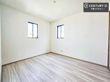 �m�� �V���v���Ƀf�U�C������Ă��邽�߁A�Ƌ��I�т܂���I
���C�ɓ���̉Ƌ��u���Ă��낰���Ԃ���邱�Ƃ��ł��܂��B