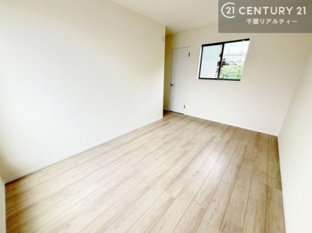 �m�� �V���v���Ƀf�U�C������Ă��邽�߁A�Ƌ��I�т܂���I
���C�ɓ���̉Ƌ��u���Ă��낰���Ԃ���邱�Ƃ��ł��܂��B
