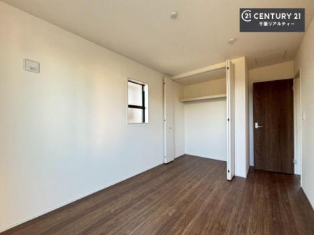 ���r���O�ȊO�̋��� ���[�X�y�[�X�����Ă��܂��I�������X�b�L�����ڂ��鎖���ł��܂��ˁB
�Ƌ��I�΂Ȃ��V���v���ȃf�U�C���ׁ̈A�Ƌ��I�΂����C�ɓ���̋�ԍ�肪�ł������ł��ˁB