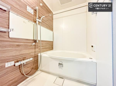 ���� �������������l�̕��͋C�̃o�X���[���́A�����o�Ă��ăo�X�^�C�����[���I
���d���撣���Ă��邲�J���ɂ��D�݂̓����̓����܂����āA�y����ł݂Ă͂������ł��傤���H