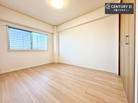 �m�� �V���v���Ƀf�U�C������Ă��邽�߁A�Ƌ��I�т܂���I
���C�ɓ���̉Ƌ��u���Ă��낰���Ԃ���邱�Ƃ��ł��܂��B