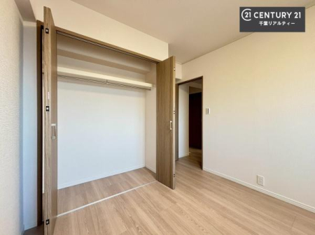 �q������ ���[�X�y�[�X�����Ă��܂��I�������X�b�L�����ڂ��鎖���ł��܂��ˁB
�Ƌ��I�΂Ȃ��V���v���ȃf�U�C���ׁ̈A�Ƌ��I�΂����C�ɓ���̋�ԍ�肪�ł������ł��ˁB