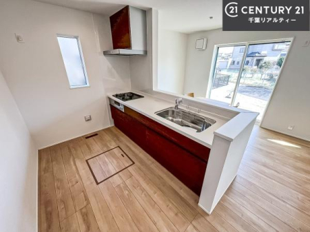 �L�b�`�� ��Ƃ肠�钲���X�y�[�X�ō�Ƃ����₷�����K�ȃL�b�`���ł��I
���q�l�ƈꏏ�ɂ��َq������y���߂�L�X�X�y�[�X�ł��B�y�����������ԂɂȂ肻���ł��ˁI