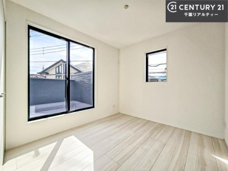 �m�� �o���R�j�[�ɖʂ��Ă���m���ł��B���邭�����肪����A���C����������ł��܂��I���N���āA�O�ɏo�Ĕw�L�т����[�ċz�����ǂ������}������邱�Ƃ��ł��܂��B