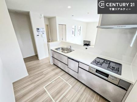 �L�b�`�� ��Ƃ肠�钲���X�y�[�X�ō�Ƃ����₷�����K�ȃL�b�`���ł��I
���q�l�ƈꏏ�ɂ��َq������y���߂�L�X�X�y�[�X�ł��B�y�����������ԂɂȂ肻���ł��ˁI