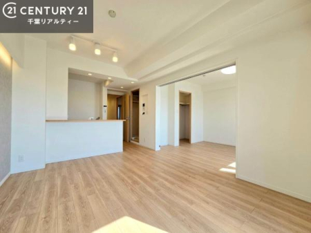 ���r���O �J�����̂���L�XLDK�I�\�t�@�[��_�C�j���O�e�[�u����u���Ă������ɂȂ�Ȃ��̂ŉ��K�ɉ߂����܂��I�R�~���j�P�[�V���������₷�����r���O�ł��I