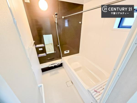 ���� �������������l�̕��͋C�̃o�X���[���́A�����o�Ă��ăo�X�^�C�����[���I
���d���撣���Ă��邲�J���ɂ��D�݂̓����̓����܂����āA�y����ł݂Ă͂������ł��傤���H