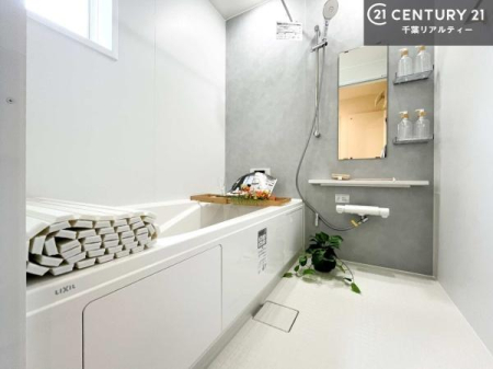 ���� �������������l�̕��͋C�̃o�X���[���́A�����o�Ă��ăo�X�^�C�����[���I
���d���撣���Ă��邲�J���ɂ��D�݂̍���̓����܂����āA�y����ł݂Ă͂������ł��傤���H