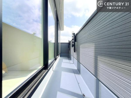 �o���R�j�[ �z������̗ǂ��o���R�j�[�ŁA�����󕨂��悭���������ł��ˁI
���V�C�̗ǂ����ɂ̓o���R�j�[�֏o�ă��t���b�V������̂��C�����悳�����ł��B