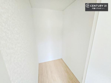 ���[ �E�H�[�N�C���N���[�[�b�g�t���ł��B��������̂��m���Ȃǂ����[���Ă��������ł��ˁI���ɂ���@�������ȂǋG�ߕ��̑傫�ȉƓd�����[�ł��܂��I