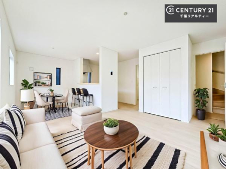 ���r���O �Ƌ��CG�p�[�X�ł��B�D�����z���܂肪���r���O����ł���ċ��S�n�̗ǂ���Ԃ����o���Ă���܂��I
���났�̎��Ԃ��߂����܂��I