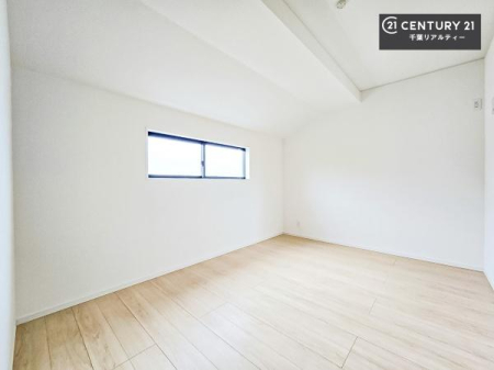 �m�� �V���v���Ƀf�U�C������Ă��邽�߁A�Ƌ��I�т܂���I
���C�ɓ���̉Ƌ��u���Ă��낰���Ԃ���邱�Ƃ��ł��܂��B