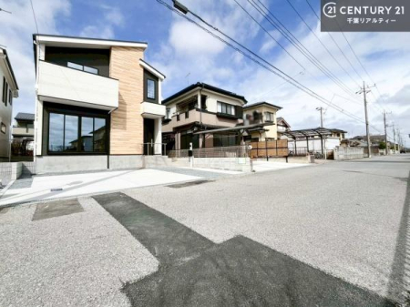 �O�ʓ��H�܂ތ��n�ʐ^ �O�ʓ��H��6���I�z����ǍD�ȗ��n�ł��B
�Ԍɓ��ꂪ���ȕ������S�ł��ˁB