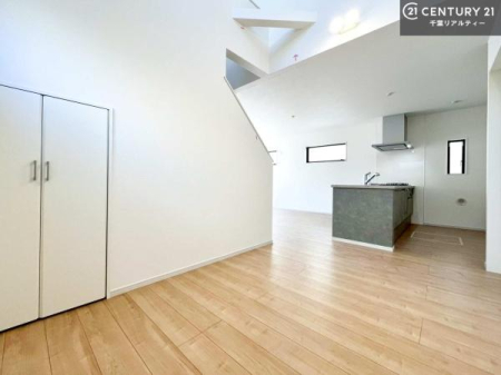 ���r���O �D�����z���܂肪���r���O����ł���ċ��S�n�̗ǂ���Ԃ����o���Ă���܂��I
���났�̎��Ԃ��߂����܂��I