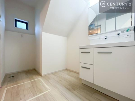 ���ʑ�E���ʏ� �g�Ȃ�𐮂�����ʏ��́A���������厖�ł��I������̐������̂��镵�͋C�����o�I�C�����悭���g�����������܂��B�L�X�����X�y�[�X���������ł��ˁI
