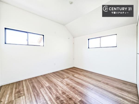 �m�� 2�ʍ̌����m�ۂ������邢�����́A���ʂ����ǂ��A���邭��ϋ��S�n�̗ǂ���ԂƂȂ��Ă���܂��B�����b�N�X���ĉ߂�����S�n�̗ǂ��������ł��I���̖ڊo�߂��X�b�L�����܂��ˁI