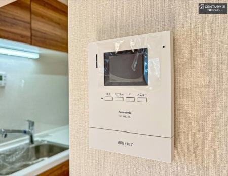 ���̑����� TV���j�^�[�t���C���^�[�z��������A�K��҂��f���Ŋm�F���Ă���Ή��ł��邽�߁A�h�Ɩʂ����S�ł��B���q�l�̂�����Ԏ��ɂ��S�����A���Ƒ��̈��S�E���S�ȕ�炵���T�|�[�g���܂��B