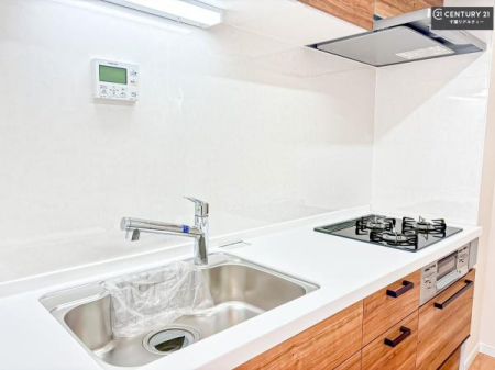 �L�b�`�� ���C�h�ȃV���N�ł��ˁI�������˂ɂ������������₷���Ǝ����y�X�d�l�̃V�X�e���L�b�`���ł��I
�f�U�C�����Ƌ@�\�������˂��L�b�`���Ő�����������܂��ˁI