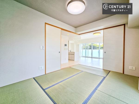 �a�� �^�^�~�̍��肪���炬��^����A�����b�N�X��ԁB�����傫���J�����̂���a���ƂȂ��Ă���܂��B���{�l�̐S������u�a�v�̋�ԁB