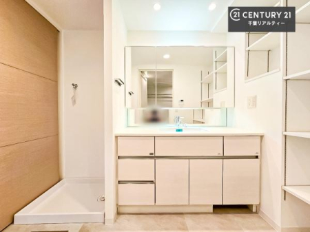 ���ʑ�E���ʏ� �O�ʋ��d�l�̐��ʏ��́A�g�����Ȃ݂����₷������I���͎��[�ɂȂ��Ă��܂��B�h���C���[�₨���ϓ����Еt������̂Ő��ʑ������X�b�L���ƌ����邱�Ƃ��o���܂��I