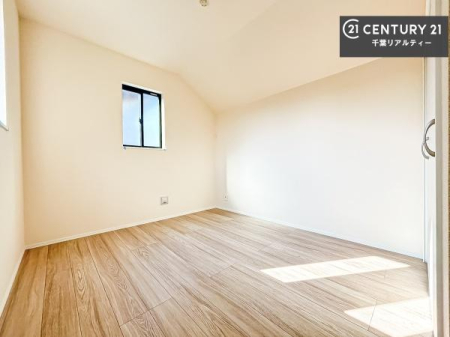 �m�� ���邭���ʂ��̗ǂ������ł��B�u�V���v���v�Ƀf�U�C�����ꂽ�����B���R�x�������̂ŉƋ�⃌�C�A�E�g�ł��D�݂̋�Ԃ�n��グ���܂��B�����x�A���n�ɂĂ��m�F���������B