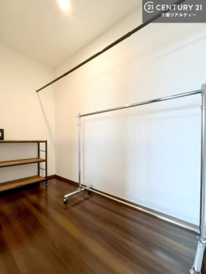 ���[ �E�H�[�N�C���N���[�[�b�g�t���ł��B��������̂��m���Ȃǂ����[���Ă��������ł��ˁI���ɂ���@�������ȂǋG�ߕ��̑傫�ȉƓd�����[�ł��܂��B