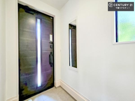 ���� ���ċA���Ă��Ă��A�������܁I�����������Ȃ�A�D�����}������Ă�����ԂɂȂ��Ă��܂��B
���邭��������錺�ւł��I