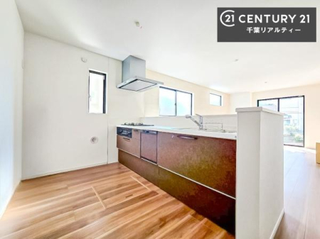 �L�b�`�� ��Ƃ肠�钲���X�y�[�X�ō�Ƃ����₷�����K�ȃL�b�`���ł��I
���q�l�ƈꏏ�ɂ��َq������y���߂�L�X�X�y�[�X�ł��B�y�����������ԂɂȂ肻���ł��ˁI