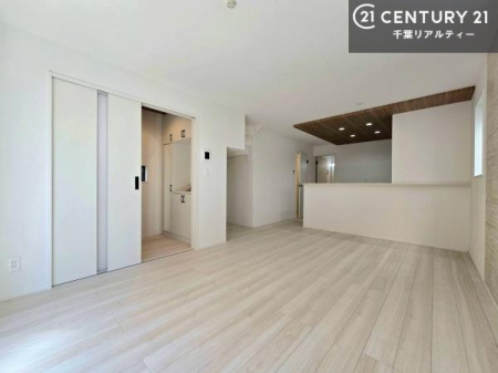 ���r���O �S�n�ǂ����r���O�͉Ƒ������R�ƏW�܂�܂��B�Ƒ��c�R�̎��Ԃ����������ł��B���Ƒ��ƁA����w�[���������Ԃ��߂��������ł��ˁB