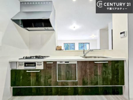 �L�b�`�� ��Ƃ����₷���V�X�e���L�b�`���ł��I���[����������t���Ă���̂ŁA�����X�y�[�X�ɕ���u���Ȃ��čςނ̂ŁA�L�X�g���āA���K�ɍ�Ƃ��ł��܂��I